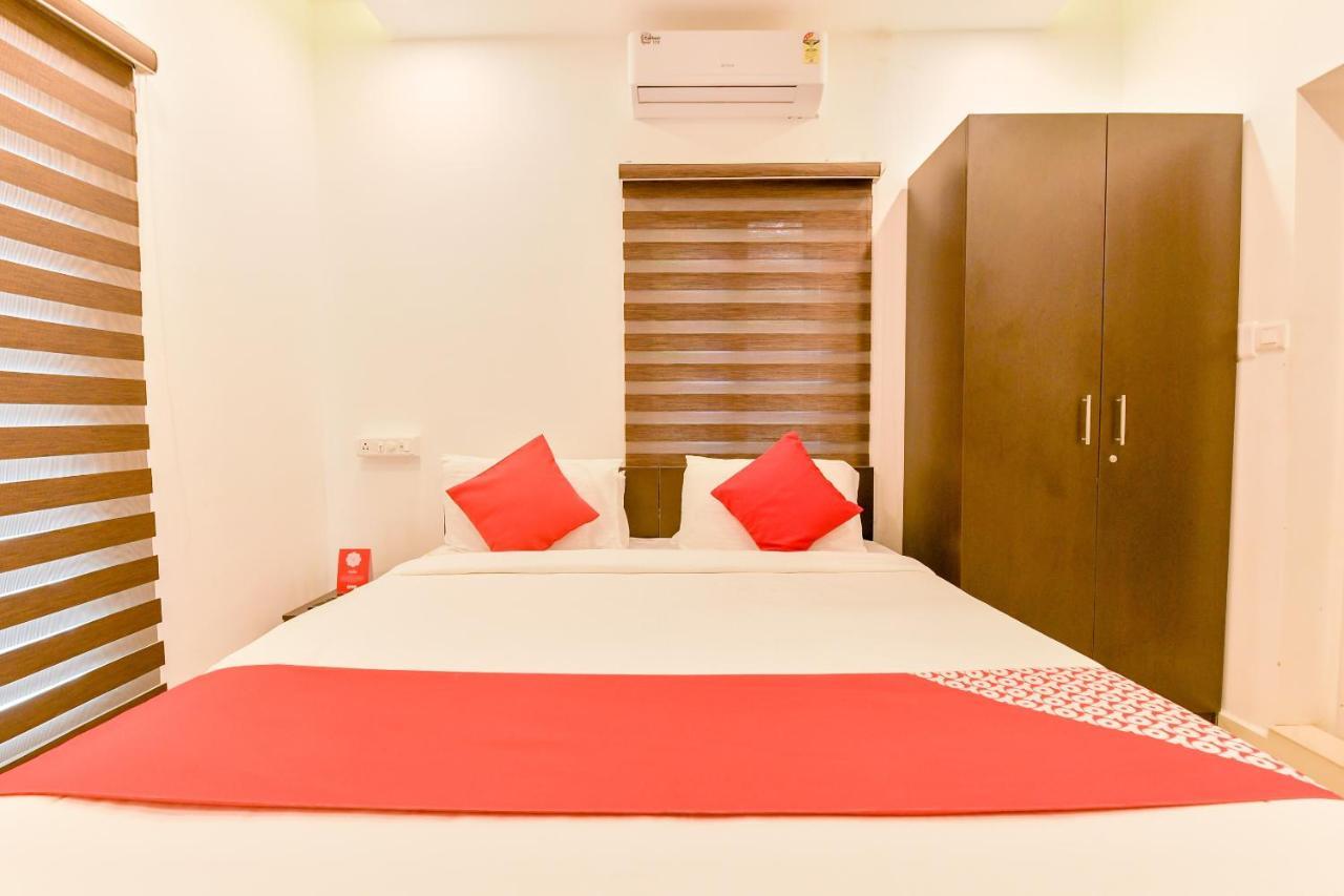 Vaccinated Staff - Oyo 15973 F Square Hotel Kochi Exterior foto