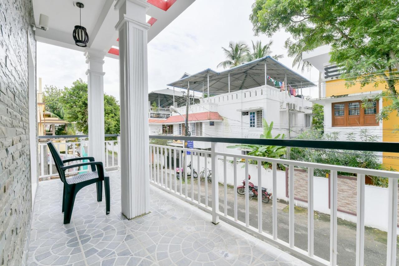 Vaccinated Staff - Oyo 15973 F Square Hotel Kochi Exterior foto